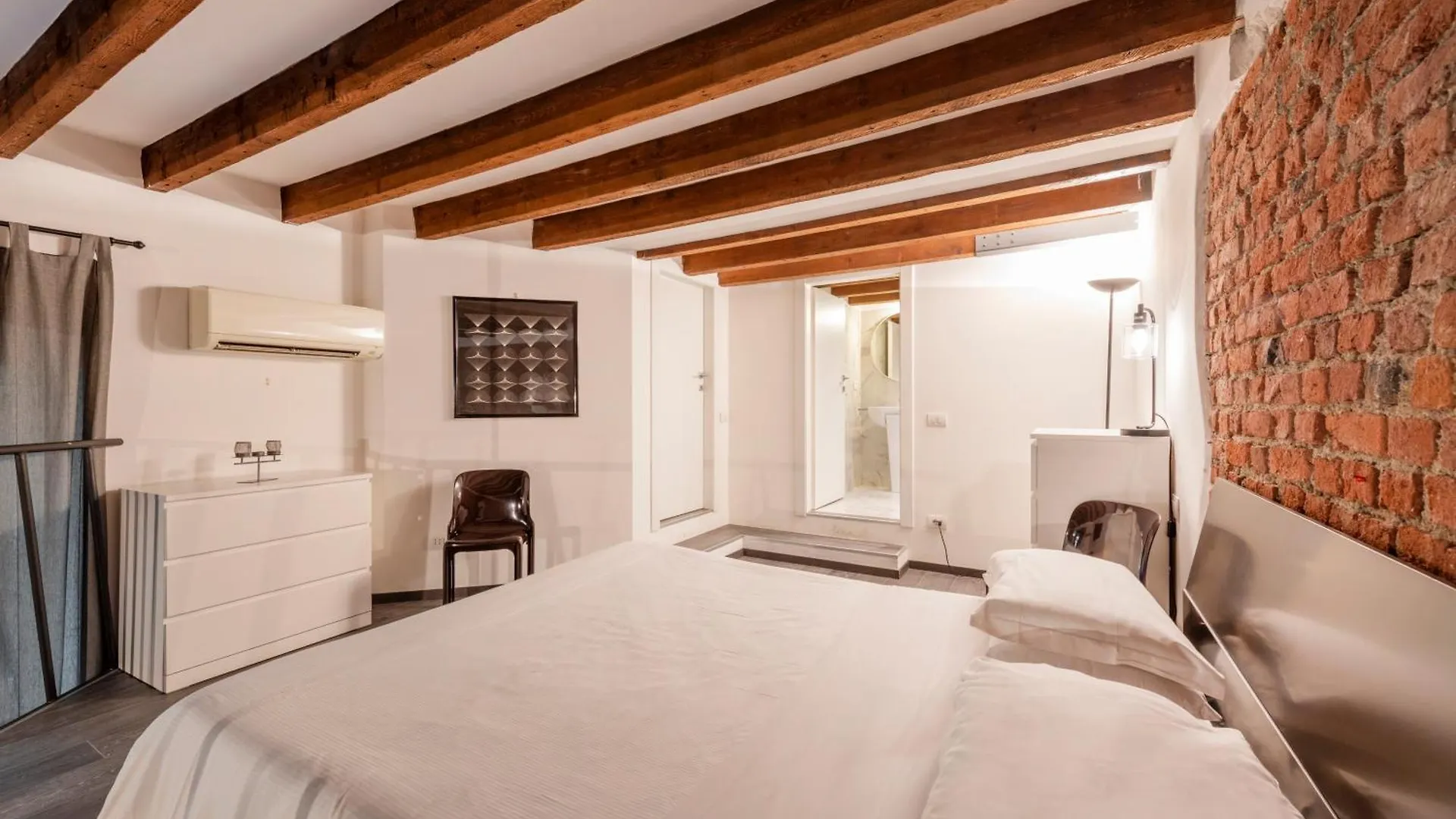 Charming Loft In Milano Isolaアパートメント アパート ミラノ